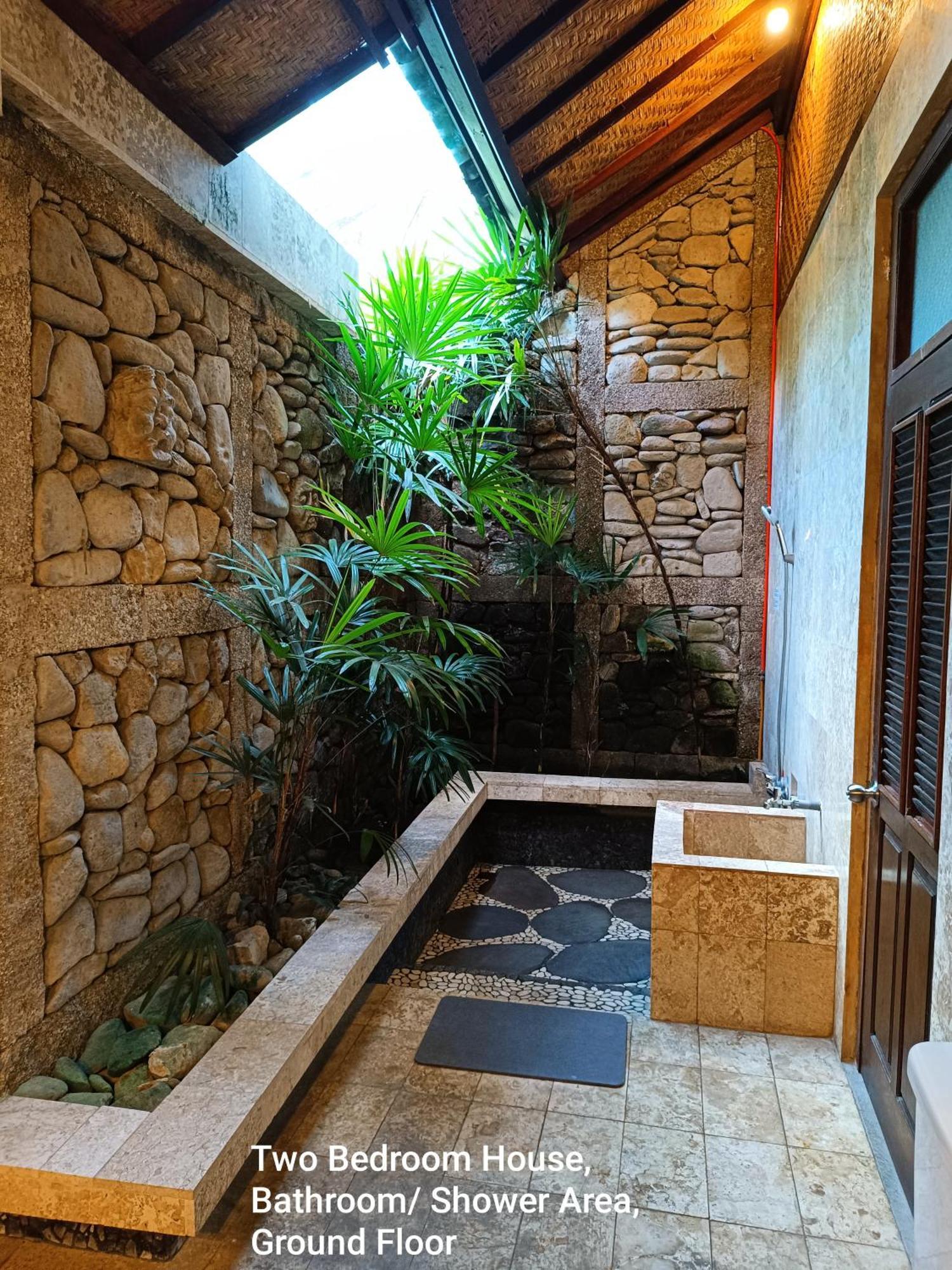 Guci Guesthouses Убуд Екстериор снимка
